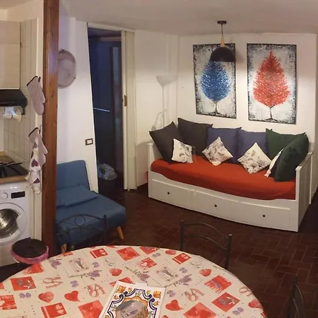 Singlin Apartment *